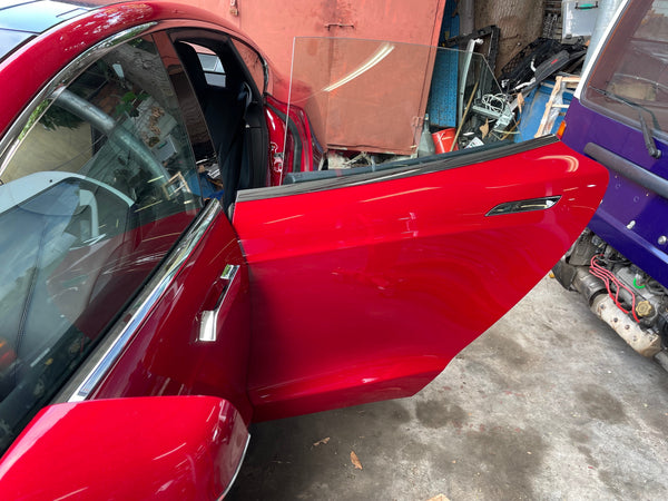 【TESLA MODEL S 車門把手為什麼常常無法彈出？】有什麼方法可以解決？